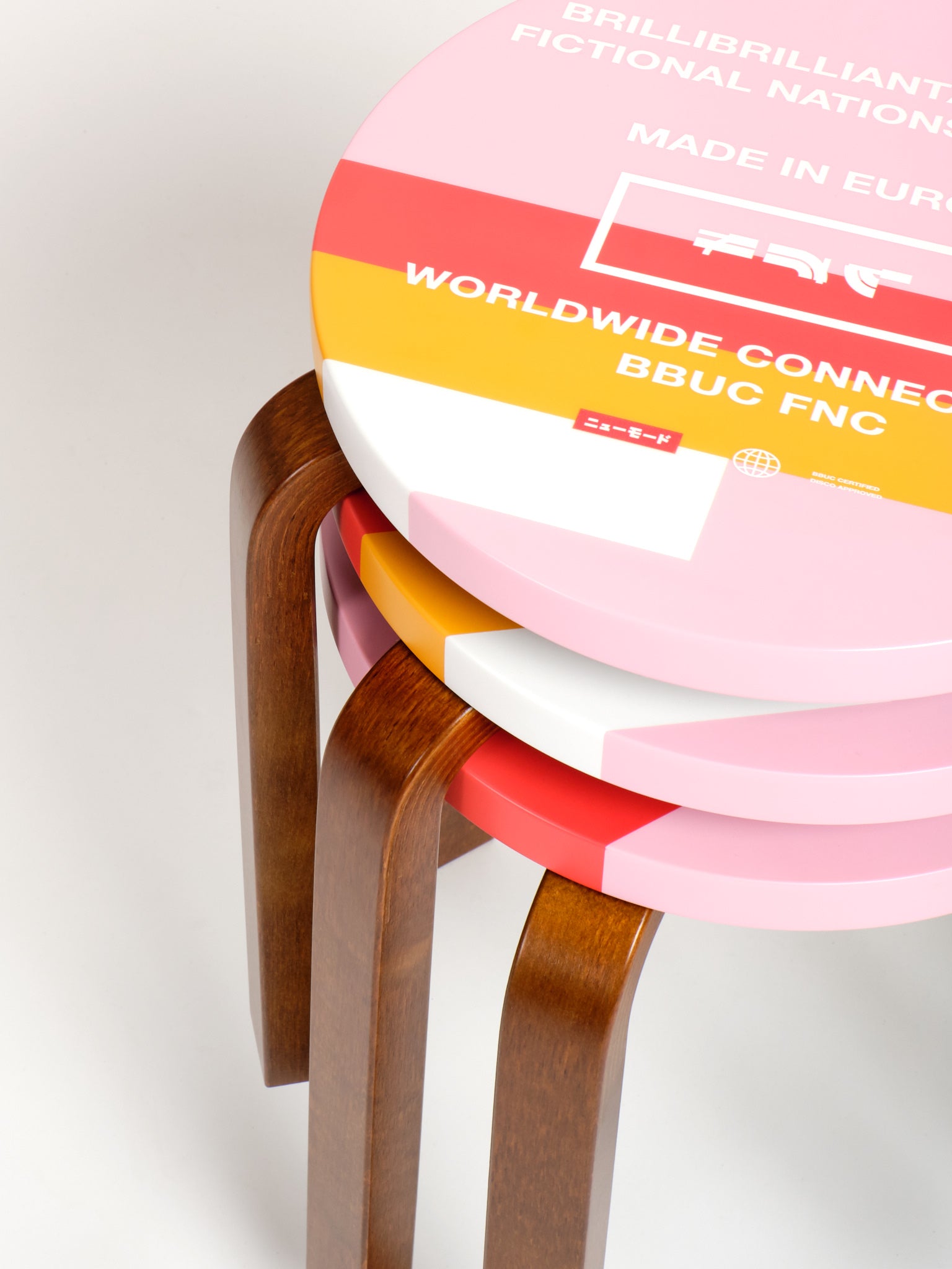 Artek aalto stool 60 50s ビニールレザー レッド Artek Model E60 Stool by Alvar Aalto (Red) – JUKI AMSTERDAM