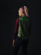 Load image into Gallery viewer, TSOT Mesh Gilet Olive Women Sample
