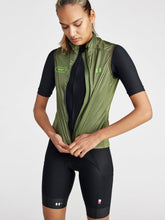 Load image into Gallery viewer, TSOT Mesh Gilet Olive Women Sample
